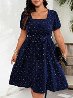 Robe grande taille élégante rétro à pois pour femme, avec taille cintrée, laçage et col carré, coupe évasée