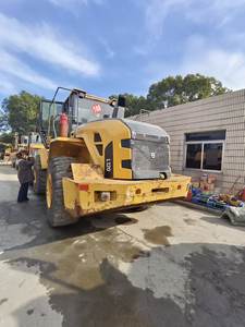 Chargeur frontal Volvo L120 en excellent état, machine de chantier de 6 tonnes, chargeur de tracteur d'occasion avec boîte de vitesses et pompe moteur en vente - Product Image 3