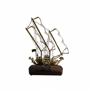 Modèle de voilier en métal Style vintage Thème nautique Pièce maîtresse décorative pour cadeau Décoration de maison ou de bureau - Product Image 1