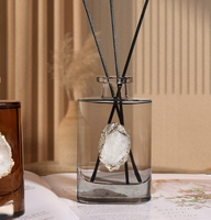 Diffuseur de parfum d'ambiance élégant de 180 ml style hôtelier avec bâtonnets en rotin, logo personnalisé pour salle de bain et chambre à coucher
