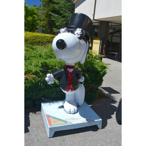 2025 haute qualité usine en gros fibre de verre résine Statue personnalisée grandeur nature dessin animé chien Sculpture décoration de la maison <span class=keywords><strong>Snoopy</strong></span> - Product Image 2