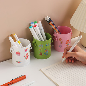 Porte-stylo créatif DIY rond en PVC avec autocollants pour rangement de bureau, usage étudiant et professionnel - Product Image 1