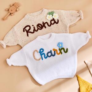 Pull de Noël personnalisé brodé à la main pour bébé, col rond multicolore à manches longues en coton pour bébés garçons et filles - Product Image 6