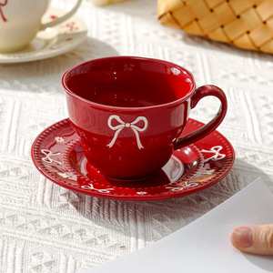 Ensemble tasse et soucoupe en céramique sous glaçure rouge avec nœud, style européen, pour le thé de l'après-midi, cadeau élégant pour mariage et femmes - Product Image 2