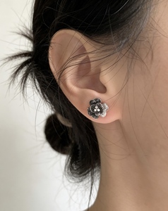 Xinfly Luxury Fashion 18K Real Gold White <b>Black</b> Natural Diamonds Flower <b>Earrings</b> <b>Stud</b> Au750 Fine Jewelry for Women - Product Image 3