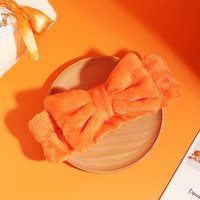 Beauty Spa Supply Cup Bougie parfumée au soja Savon gemme Boules de sel de bain Fleurs séchées Carte de voeux Serviette Chaussettes pour Orange Series Set