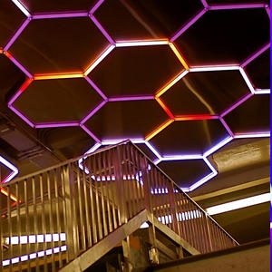 Lampe LED en nid d'abeille pour lavage de <span class=keywords><strong>voiture</strong></span> Lampe de garage étanche super brillante pour les stations de <span class=keywords><strong>nettoyage</strong></span> de véhicules extérieures et intérieures - Product Image 4