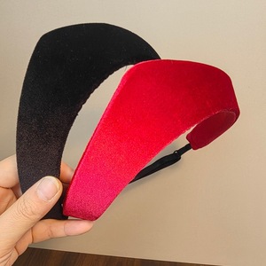 Serre-tête en velours <span class=keywords><strong>Dudu</strong></span> Dynasty motif géométrique triangulaire pour femme, style européen et américain, nouvelle collection 2025, rétro britannique pour le commerce transfrontalier - Product Image 1