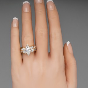 Anello Classico a Forma di Marquise, Design Elegante per Donne - Product Image 2