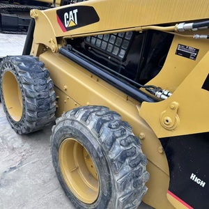 Chargeuse compacte hydraulique CAT 246D d'occasion pour travaux de construction quotidiens et nettoyage de chantier - Product Image 6