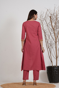 Conjunto de kurta: Compre al por mayor vestidos de mujer en línea, ropa casual de verano, moda india y pakistaní, elegante conjunto de top y pantalón. - Product Image 6