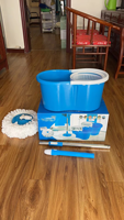 Serpillère Magique Rotative 360° en Microfibre pour Nettoyage Humide et Sec des Sols, avec Seau de Lavage Facile et Panier en Plastique – Offre Spéciale