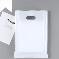 Sac à poignée de t-shirt en plastique biodégradable blanc personnalisé découpé pour vêtements