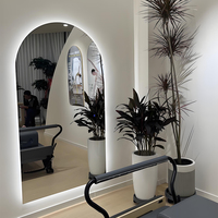 Miroir LED arqué grand format sans cadre, rétroéclairé, mural, intelligent, pleine longueur, pour salle de sport, studio de yoga, salon de beauté, salon de coiffure