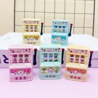 Mini machine de loterie de dessin animé créatif porte-clés mignon modèle de jouet en plastique PVC de simulation pour pendentif de sac à dos