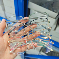Déstockage : Montures Optiques Mixtes Métalliques & Montures de Lunettes Tendance, Durables, Légères, Élégantes et Idéales pour le Quotidien