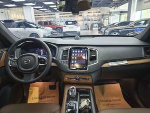 Volvos <span class=keywords><strong>XC90</strong></span> 2020 Edition T6 Intelligent Élégant Luxe 7 places 4 roues motrices 2L 60000KM - Product Image 5