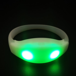 Bracelet LED en silicone à commande sonore et activé par la voix, clignotant, pour décorations de fête de Noël et accessoires d'ambiance - Product Image 6