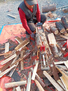 Rachador de Lenha Elétrico HY4T-370 de 4 Toneladas Mais Popular da Europa - Product Image 4