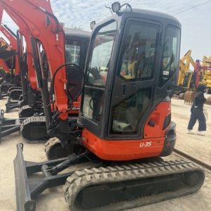 Offre Spéciale : Mini-Excavatrice sur Chenilles Kubota U35 d'Occasion, Peinture d'Origine, Zéro Balancement Arrière, avec Lame Bouteuse - Product Image 5
