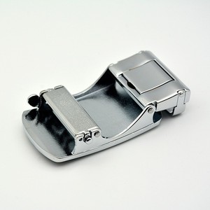 2025 Nueva hebilla de cinturón de bloqueo automático de aleación de Zinc para hombres, herrajes de Metal duraderos para ropa informal, logotipo personalizable, fábrica Premium - Product Image 3