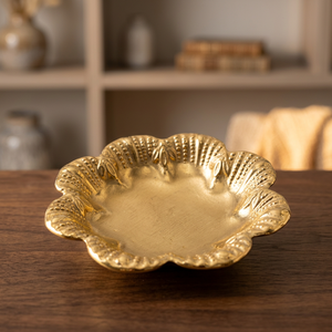 Assiette décorative en métal doré en forme de fleur, faite à la main, polie, style glamour, pour fêtes et réceptions - Product Image 4