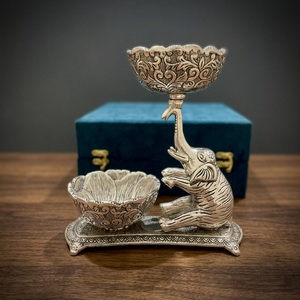NIRMALA HANDICRAFTS Ensemble de bols à fruits secs en argent allemand, modernes et faits à la main, motif éléphant |   Bol de service décoratif style paon avec support - Product Image 2