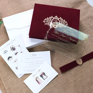 Boîte cadeau en velours bordeaux sur mesure, suite d'invitations de mariage en acrylique, cartes RSVP et inserts - Product Image 4