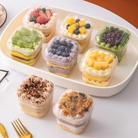 Boîte à gâteau carrée transparente jetable de qualité alimentaire en fibre de bois pour petit tiramisu, mousse et dessert