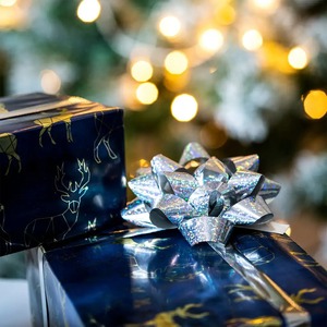 Custom Eco-Friendly Deer Gold Geometric Pattern Metallized Recyclable Gift <b>Wrapping</b> <b>Paper</b> Roll Single Coated for Craft Packaging - Product Image 4