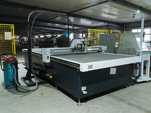 سكين تتأرجح CCD أوتوماتيكية بالكامل ، آلة قطع الغطاء الداخلي للسيارة لإنتاج الجلود - Product Image 3