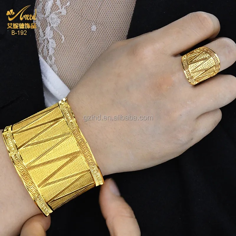 Wholesale India Designers Large 18K 24K Gold Metal Dubai Cuff High Quality Indian Wedding Bangles Bracelets