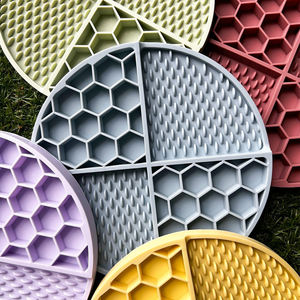 Bol pour animaux de compagnie en silicone de qualité alimentaire, en forme de nid d'abeille, esthétique, interactif, puzzle alimentaire, distributeur de nourriture, prévention des ballonnements, distributeur de nourriture lent - Product Image 1