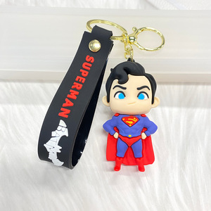 Vente en gros de breloques de chaussures, porte-clés et accessoires pour clés de voiture personnalisés, à thème anime, dessin animé, cool, <span class=keywords><strong>Marvel</strong></span>, Batman, <span class=keywords><strong>super</strong></span>-héros - Product Image 5