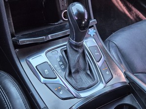 Berline d'affaires de luxe économique noire 2016 pour Grandeur HG GPL, propre, coréenne, Euro 6, occasion, avec navigation, pour l'exportation - Product Image 4