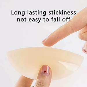 Copricapezzoli Ultra Sottili Invisibili in Silicone Riutilizzabili Autoadesivi con Scatola Colorata - Product Image 2