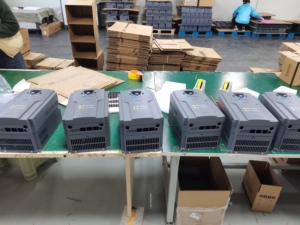 อินเวอร์เตอร์ควบคุมความถี่ LCGK รุ่น LC880 อินเวอร์เตอร์ VFD อินเวอร์เตอร์ <span class=keywords><strong>INVT</strong></span> <span class=keywords><strong>5kw</strong></span> อินเวอร์เตอร์ VFD แบบเวกเตอร์ สำหรับขับเคลื่อนมอเตอร์ไฟฟ้ากระแสสลับ - Product Image 2