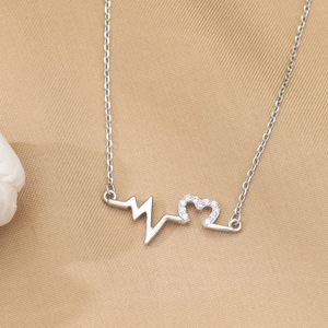 Collar con Colgante de Corazón con Latido Hueco para Mujer, Cadena Creativa para Clavícula, Joyería de Moda - Product Image 3
