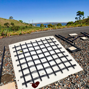 60kn đen nhựa đường vỉa hè sợi thủy tinh <span class=keywords><strong>geogrid</strong></span> dệt kim gia cố lớp phủ bitum đường lái xe xây dựng đường - Product Image 5