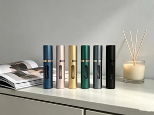 Flacone Atomizzatore di Profumo in Vetro Opaco da 8ml con Apertura a Finestra, Personalizzabile con Logo, Serigrafia, Confezione all'Ingrosso - Product Image 4