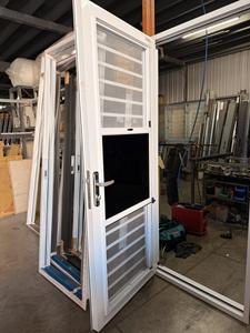 Porte de cuisine antivol en alliage d'aluminium de style japonais Ultimate Defense Premium pour une sécurité maximale - Product Image 3