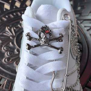 Nieuwe Import Milieuvriendelijke Aangepaste Retro Pin Metalen Schedel Schoenen Gesp Sneakers Diy Decoratie Fittingen Sticker Strass - Product Image 3