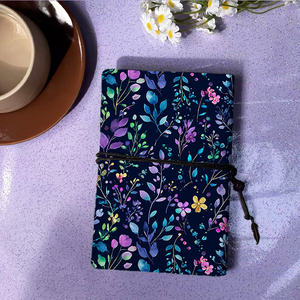 Cuaderno A6, una necesidad para la información de Medicamentos de los estudiantes de Farmacia y notas de dosificación <span class=keywords><strong>con</strong></span> flores, <span class=keywords><strong>hojas</strong></span>, ramas, patrón de <span class=keywords><strong>puntos</strong></span> <span class=keywords><strong>en</strong></span> - Product Image 3