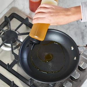 Bouteilles à presser de soja pour condiments Bouteilles de sauce à verser faciles de 16 oz avec bouchon à pression étanche Bouteilles à presser pour sauces - Product Image 1