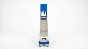 Compacte handmatige droogmiddelvulmachine voor gebruik in werkplaatsen met beperkte ruimte - Product Image 4