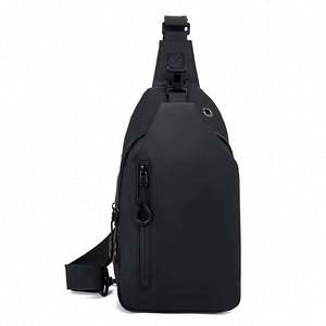 Bolso Bandolera Deportivo Impermeable para Hombre, con Interfaz USB, en Tela Oxford - Product Image 1