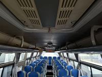 Autobús de Lujo Diésel Euro 3 con Volante a la Derecha, Manual, para Grandes Viajes, Eventos Empresariales, Excursiones de Larga Distancia, Turismo
