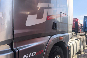 รถบรรทุกหัวลาก FAW Jiefang JH6 6x4 มือสอง สำหรับงานหนัก ยูโร 5 เกียร์อัตโนมัติ ระบบกันสะเทือนแบบลม - Product Image 6