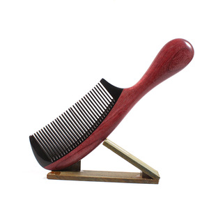 Peine de masaje de madera de gran tamaño, material de cuerno de vaca, peine para el cabello antiestático para uso doméstico - Product Image 1