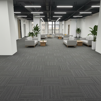 Dalles de moquette commerciales anti-statiques et écologiques à poils ras pour salles informatiques et bureaux